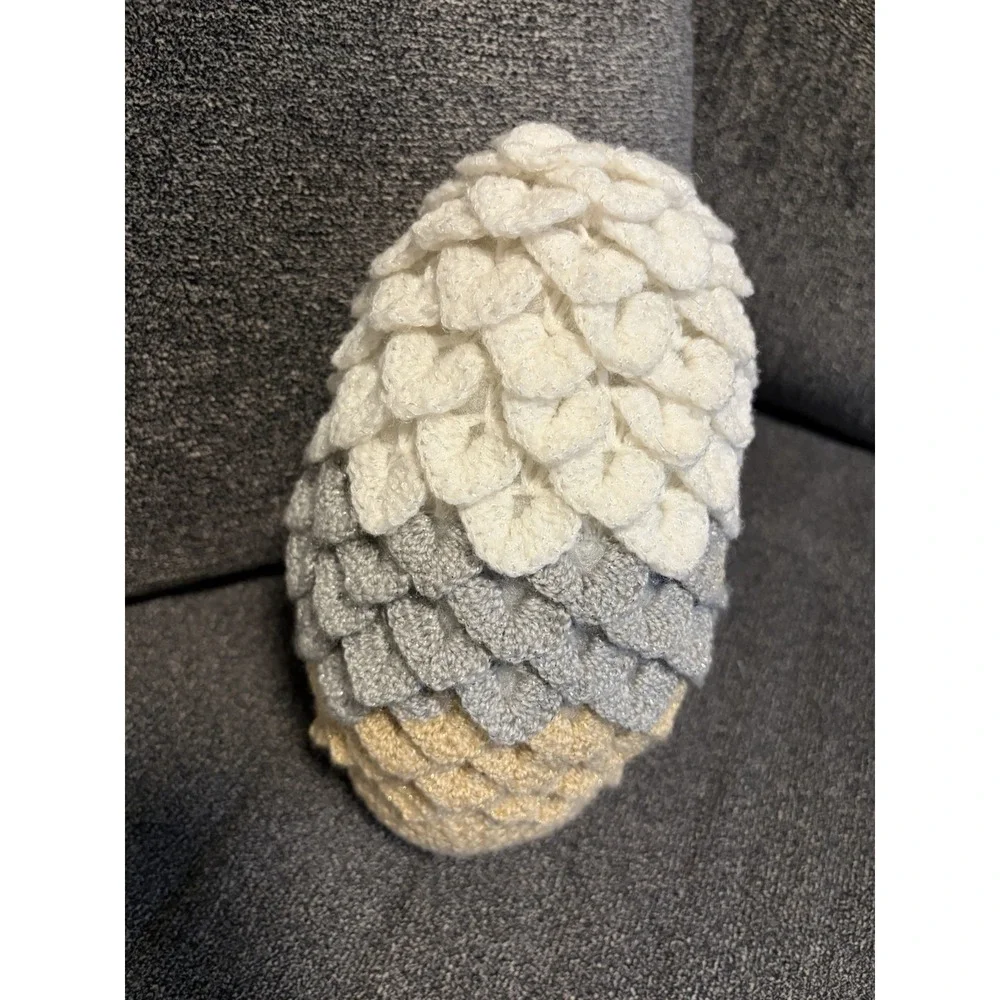 Vtg Hand Crocheted Pinecone Accent Pillow~ Silver & Gold Metallic~Autumn Decor